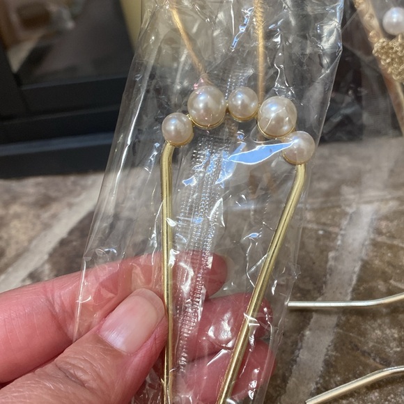 NEW LOT (4) HAIRPINS - Picture 2 of 7